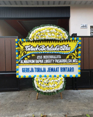 Papan Bunga Duka di Dungus Cariang
